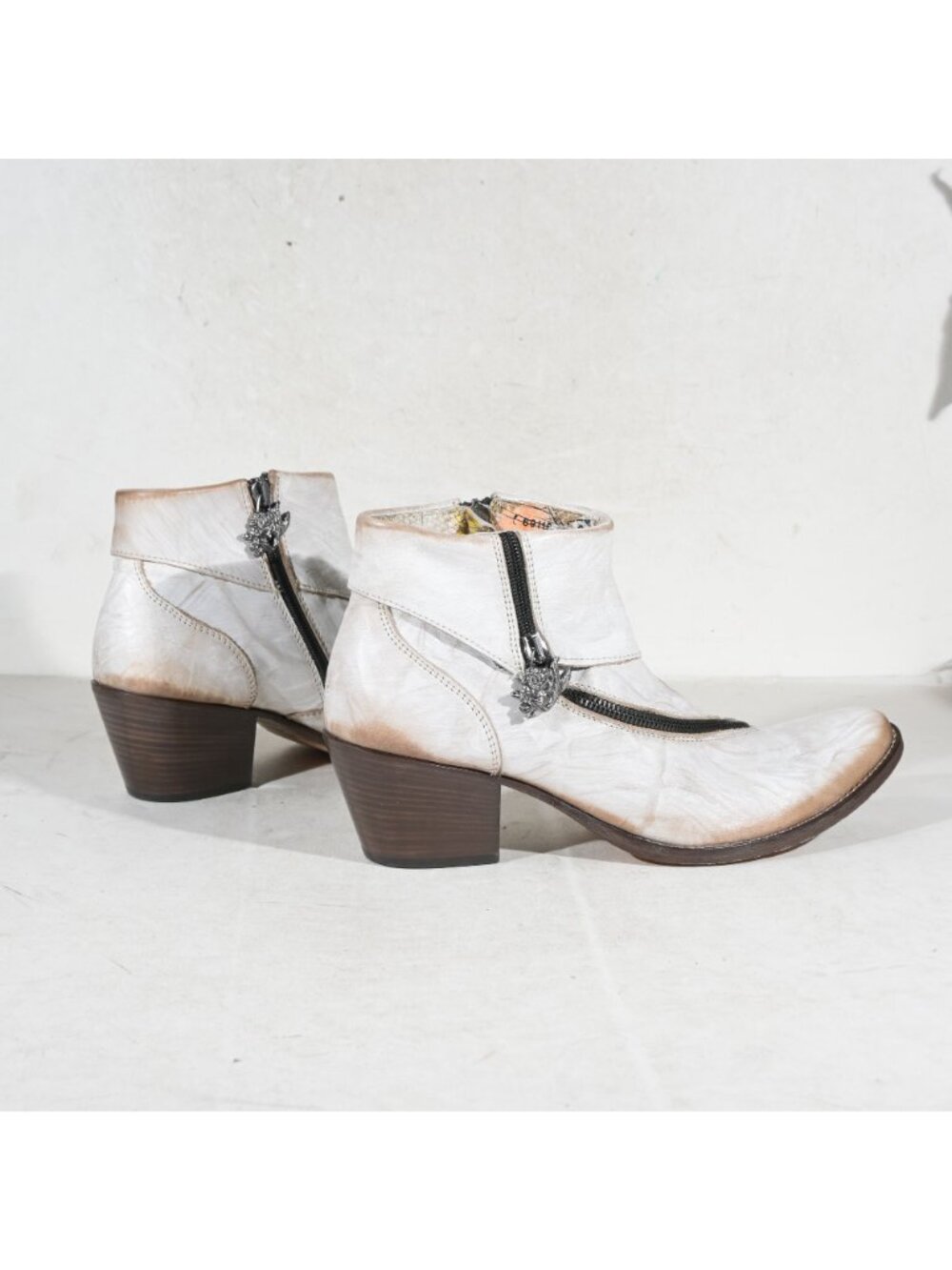Siren by Mark Nason White Distressed Leather Ankle Boots Zip 9 Womens - Picture 2 of 7